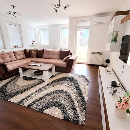 Apartman Ena *